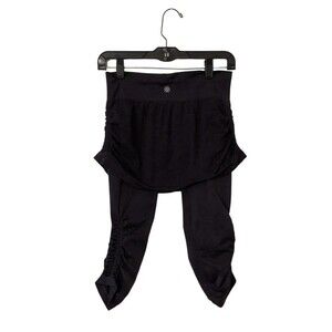 Athleta Skirted Leggings Conservative Full Coverage Capri Length Size M